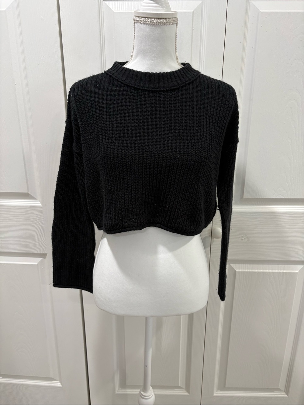 wild fable Black Cropped Knit Sweater